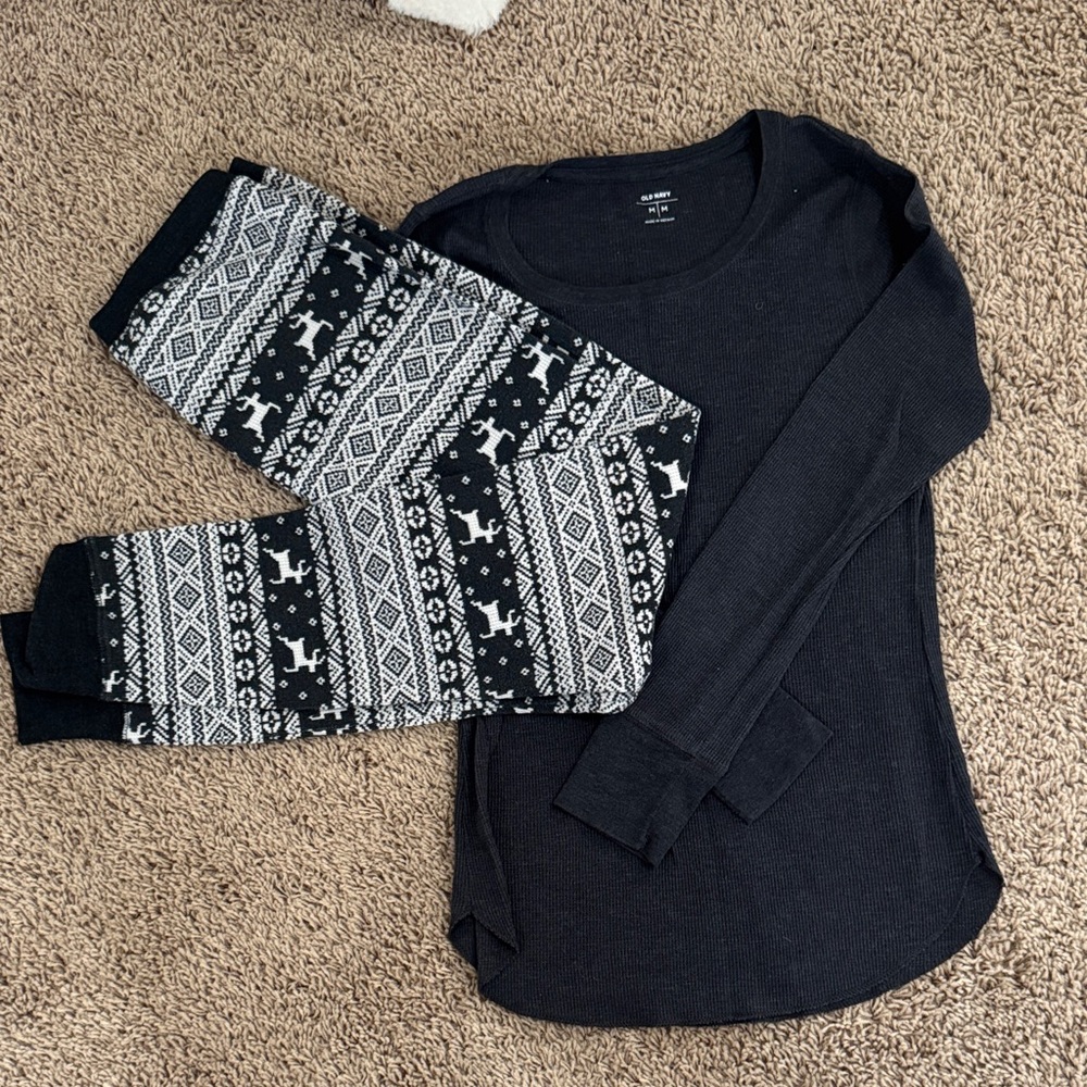 Old Navy White and Gray Pajama Set